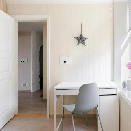 Dinbnb L Sea View I Balcony I Fireplace I Near Bryggen アパート